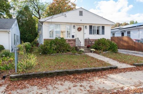 110 Enfield Ave, Providence, RI 02908-1241