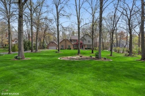 4800 Lakeridge Ct, Valpo, IN 46383-0822