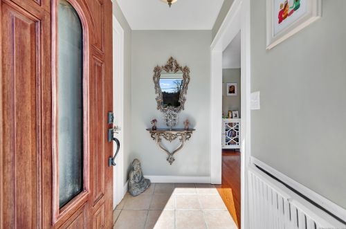 534 Foxon Rd, North Branford CT  06471-1139 exterior