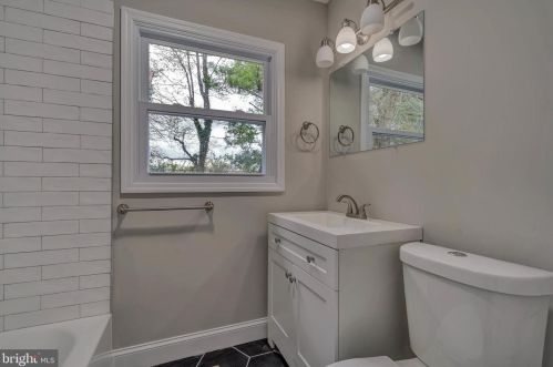 561 Charleston Rd, Willingboro NJ  08046-1768 exterior