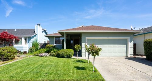 2458 College Park Cir, Santa Rosa, CA 95401-9149