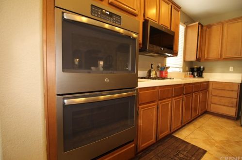 5823 Spice St, Lancaster CA  93536-2348 exterior