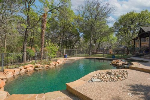 2012 Walden Blvd, Lewisville TX  75022-4472 exterior