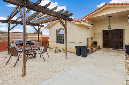 9805 Verbena Dr, Desert Hot Springs CA  92240-1908 exterior