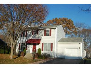 39 Carousel Dr, East Providence, RI 02915-3682