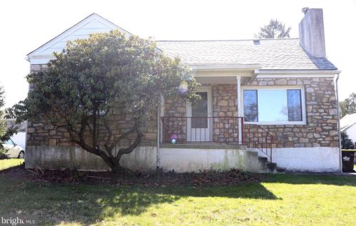 1814 Ardin Dr, Norristown, PA 19403-2702