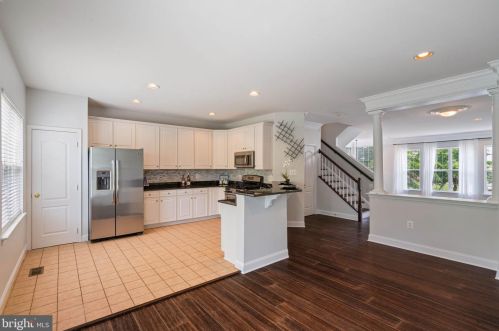 16571 Bramblewood Ln, Woodbridge VA  22191-6014 exterior