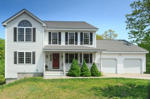 11 Lynwood Rd, Raymond NH  03077-1876 exterior