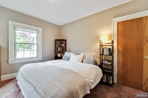 6 Marion Rd, Verona NJ  07044-1420 exterior