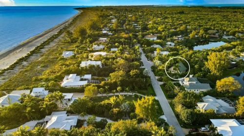 4500 Waters Edge Ln, Sanibel, FL 33957-2704