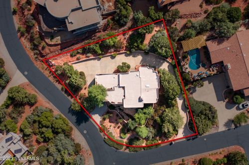 12 Linda Vis, Sedona AZ 86336-5067 exterior