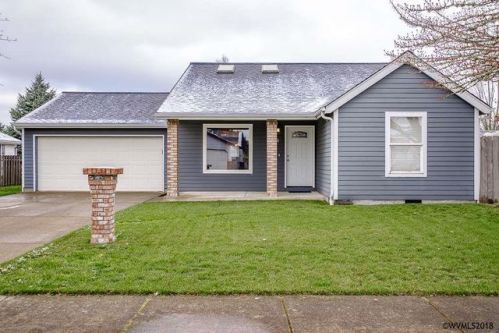 771 Cherry Blossom Ln, Lebanon, OR 97355-1651
