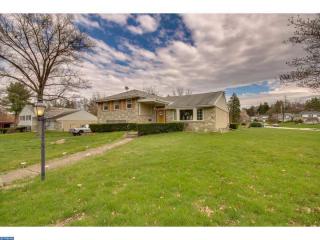 1900 Lantern Ln, Oreland, PA 19075-2510