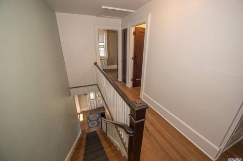 83 Thompson Ave, Babylon NY  11702-3404 exterior