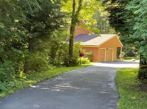 205 Valley View Rd, Litchfield, CT 06787-1074
