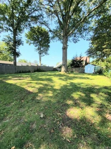 82 Ridgewood Ave, Middletown NY  10940-3415 exterior