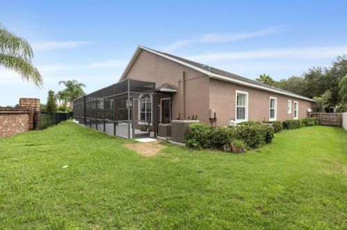 6056 Lake Melrose Dr, Orlando FL  32829-7691 exterior