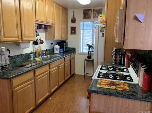 26607 Balerna Dr, Santa Clarita CA  91350-2305 exterior