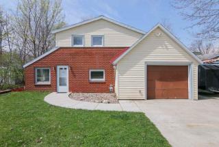 14 John St, Mazomanie, WI 53560-9512