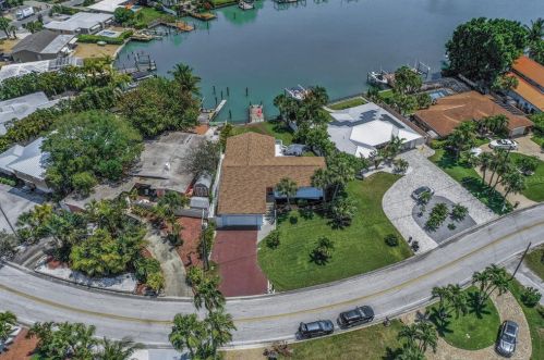 3822 Belle Vista Dr, Saint Petersburg, FL 33706-2629