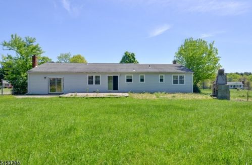 6 Sandra Rd, East Amwell Township NJ  08551-1009 exterior