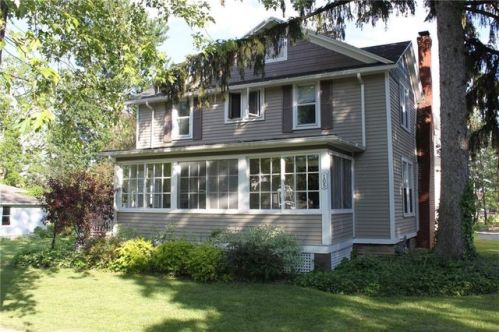105 Granger St, Canandaigua, NY 14424-1112