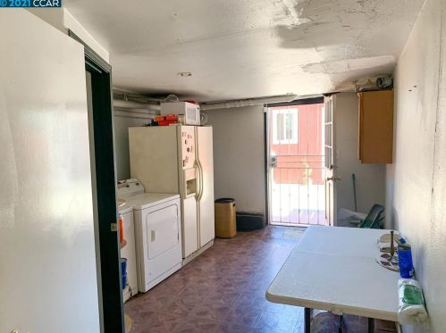 1610 14th St, Oakland CA  94607-1512 exterior