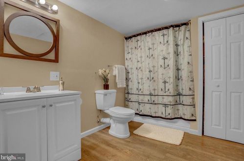 19 Columbia Dr, Camp Hill PA  17011-7636 exterior