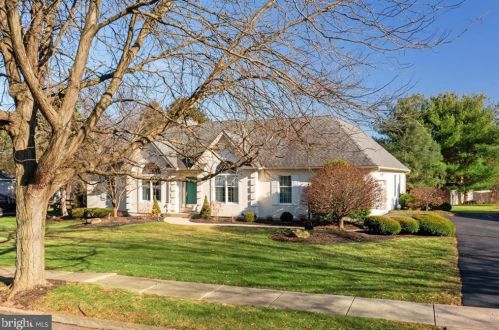 2444 Dubonnet Dr, Macungie, PA 18062-8830