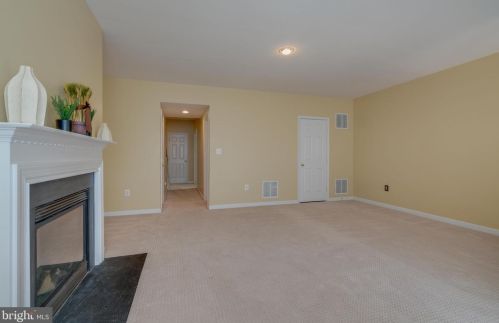 533 Legrace Ter, Leesburg VA  20176-1835 exterior