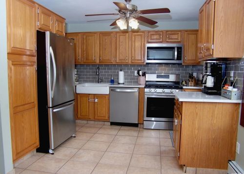 75 Brookes Rd, Babylon, NY 11703-4701