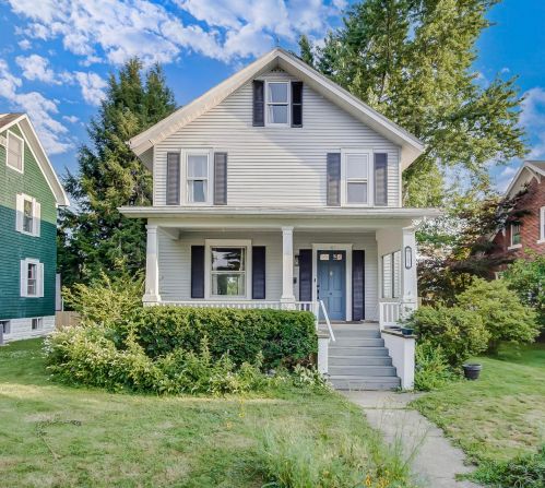182 Montgomery Blvd, New Concord, OH 43762-1171
