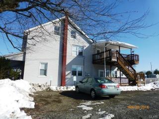 5590 Walnut St, Macungie PA  18062-1323 exterior