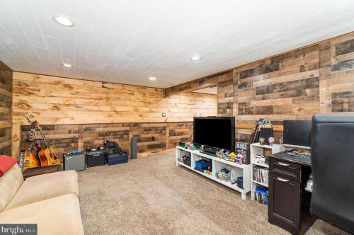 615 Gates Ln, West Enola PA  17025-1600 exterior