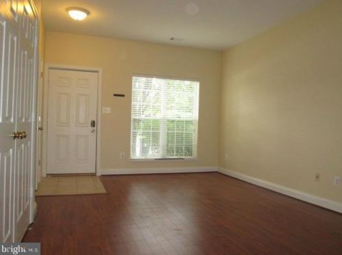2443 Old Silo Ct, Herndon, VA 20171-3031