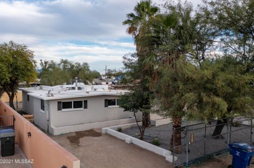2738 Cortez Pl, Tucson, AZ 85705-4711