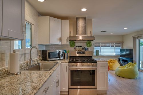 70 Santa Monica St, Palm Springs CA  92264-5257 exterior