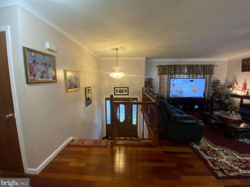 113 Borman Ave, Avenel NJ  07001-2106 exterior