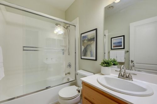 683 Modern Ice Dr, San Jose CA  95112-4862 exterior