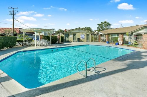 2295 Tustin St, Orange CA  92865-3741 exterior