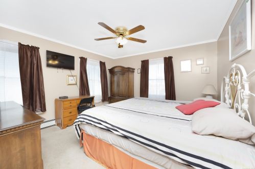 2893 Arnold Ave, Rockville Centre NY  11572-2032 exterior