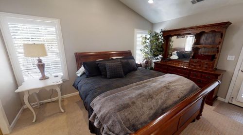 3960 Michelle Lynn Ct, Turlock CA  95382-8518 exterior