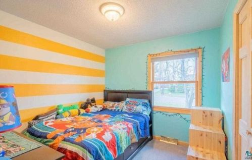 412 32nd St, Hibbing MN  55746-2696 exterior