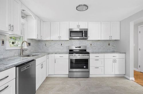 36 Old Farm Rd, Mansfield MA  02048-1709 exterior