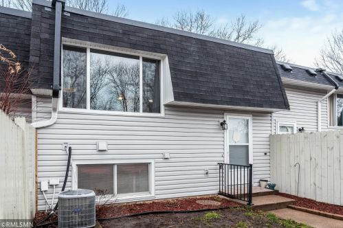 3760 Conroy Trl, South Saint Paul, MN 55076-3116