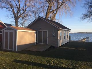 6266 French Lake Trl, Faribault, MN 55021-7483