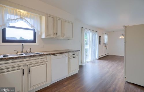 138 Irene Ave, Ephrata PA  17522-2168 exterior