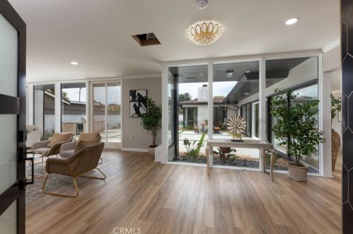 3841 Pacific Ave, Long Beach CA  90807-3227 exterior