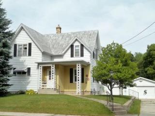 724 4th St, Kiel, WI 53042-1105