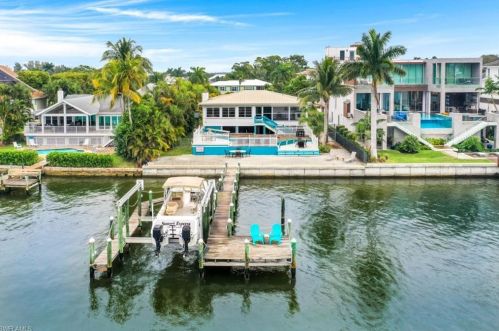 938 San Carlos Dr, Fort Myers Beach, FL 33931-2226
